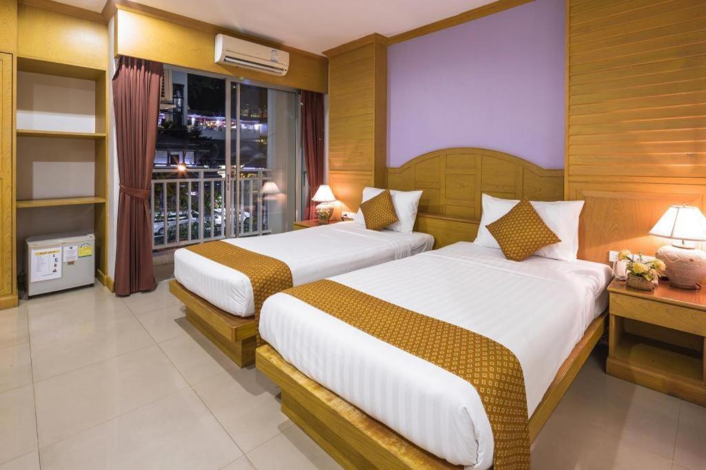Azure Phuket Hotel Patong Exterior photo